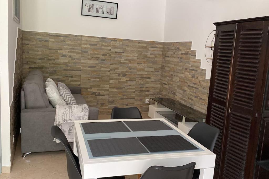Villa Serenice - F2 Au Calme, Climatise, Wifi Et Parking Gratuit Εξωτερικό φωτογραφία